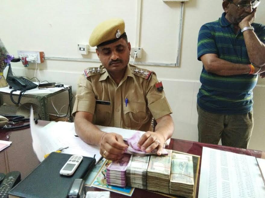 Twelve lakhs of hawala caught in Jammu Express
