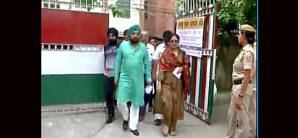 celebrities voting for mcd election in delhi