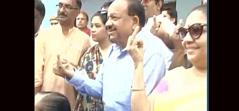 celebrities voting for mcd election in delhi