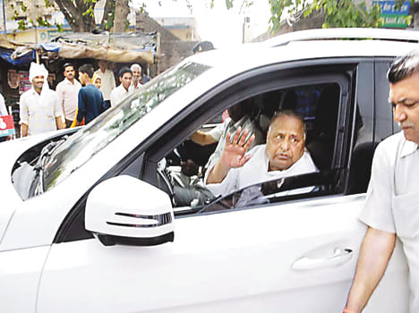 mulayam meat relatives