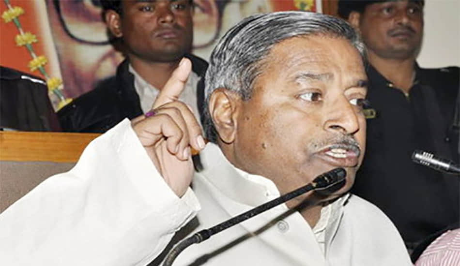 cm yogi cuts special security of samajwadi party leaders