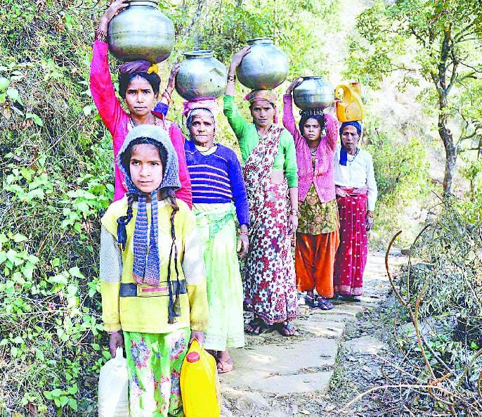 Critical crisis of drinking water in Gol village