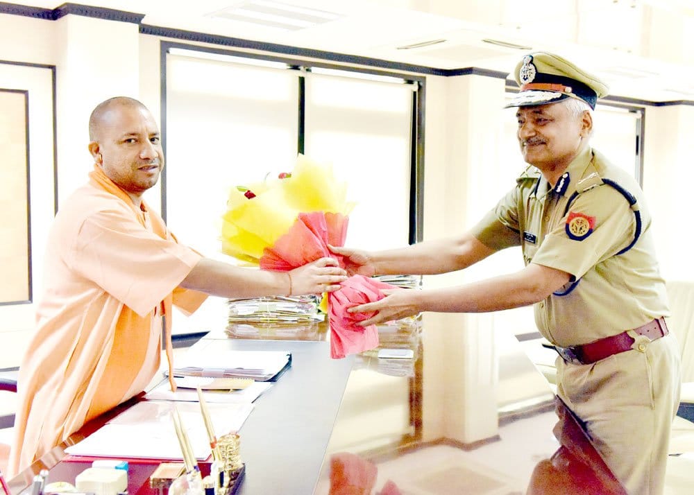 Yogi Sarkar big action against corrupt policemen, stirred up the issue
