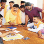 थाने में तहरीर देते संगठन के सदस्य। 