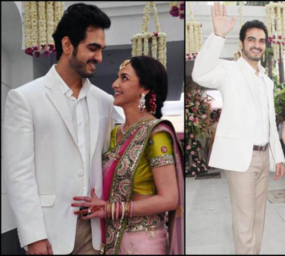 bollywood actress esha deol watch pregnant wedding photo 
