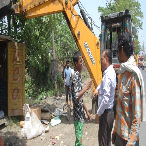 Meerut in encroachment campaign released, bulldozers run on hundreds of shops, view Photos 