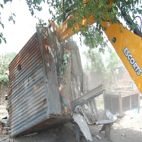 Meerut in encroachment campaign released, bulldozers run on hundreds of shops, view Photos 