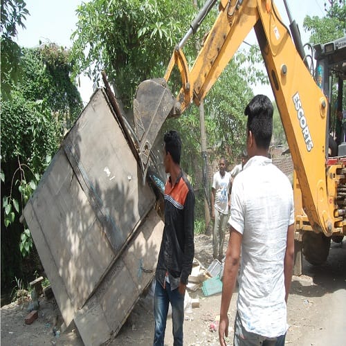 Meerut in encroachment campaign released, bulldozers run on hundreds of shops, view Photos 