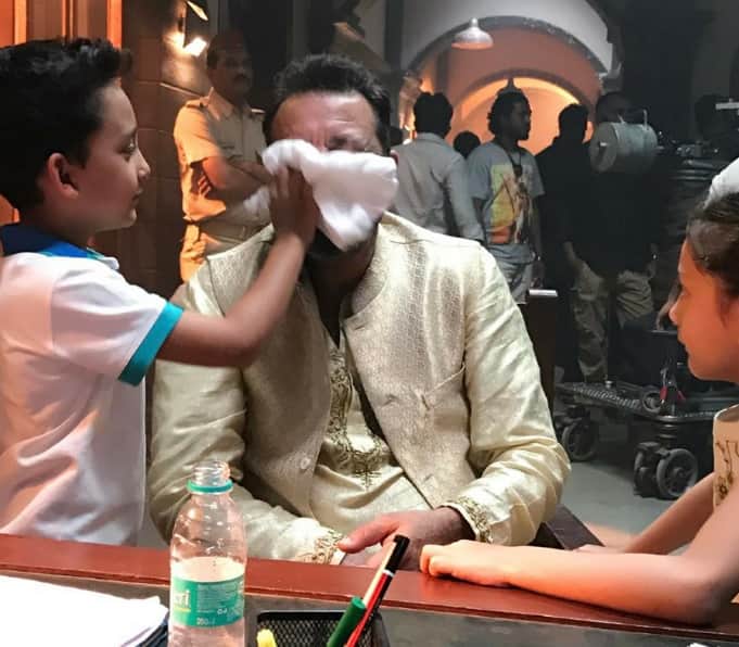 maanyata dutt with children Iqra & Shahraan surprised her husband sanjay dutt  on the set of bhoomi
