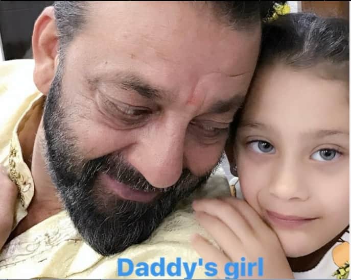 maanyata dutt with children Iqra & Shahraan surprised her husband sanjay dutt  on the set of bhoomi