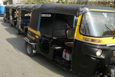 varanasi dupty collector caught auoto driver who mollest the girl
