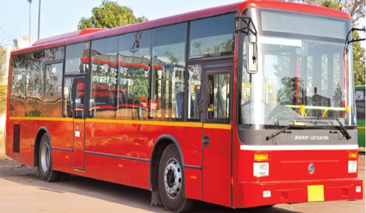  Bus drivers to face five thousand rupees fine for talking on mobile while driving.