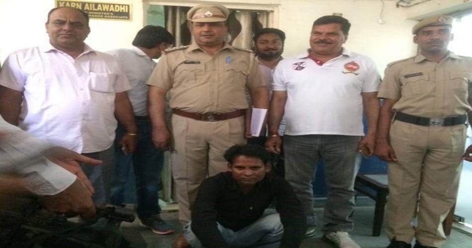 Man Was Making 1 Lac Fake Currency From Paper Of Rupees 900 Only