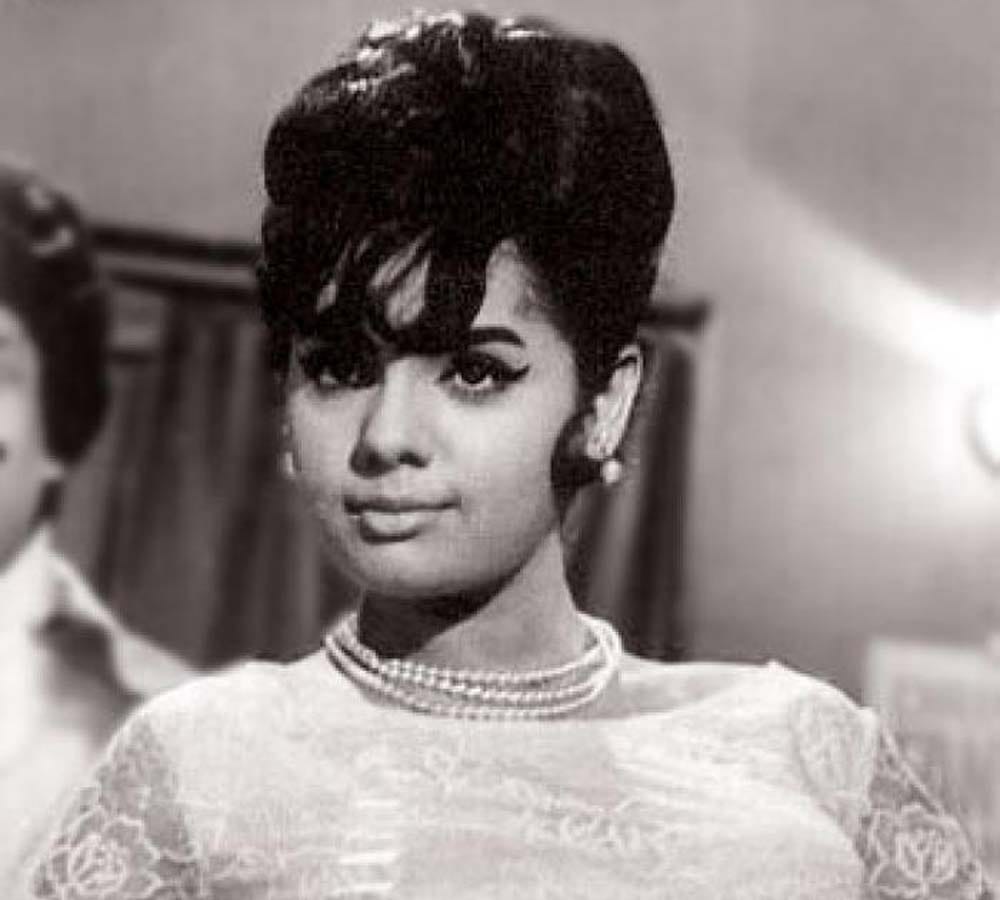 Mumtaz Struggle With Cancer And Her Death Rumors Know Here Unknown Facts About Actress