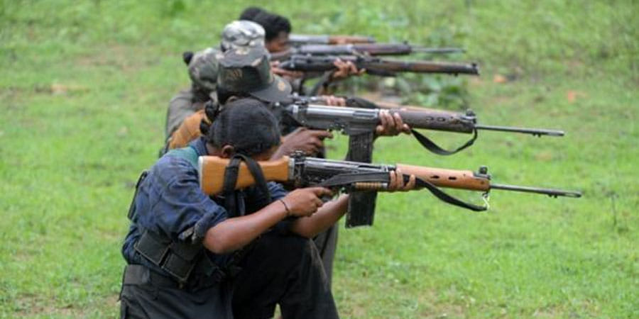 Police arrest sixteen naxali included two women