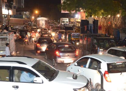varanasi all road jam late night due to barathi disco
