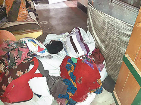 Millions of theft, reports from two houses in Jaspur