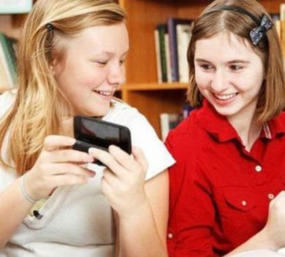 using mobile phone is reason behind domestic quarrel  