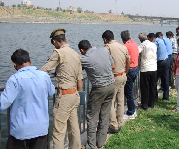 A retired IAS son jumped into gomati river in Lucknow.