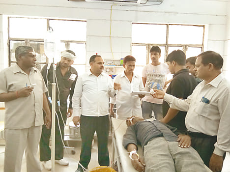 The young man in the collectorate Eaten poison, stirred