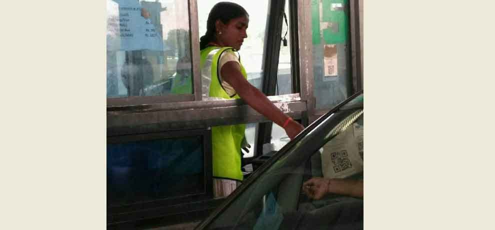 women will collect toll in modi area