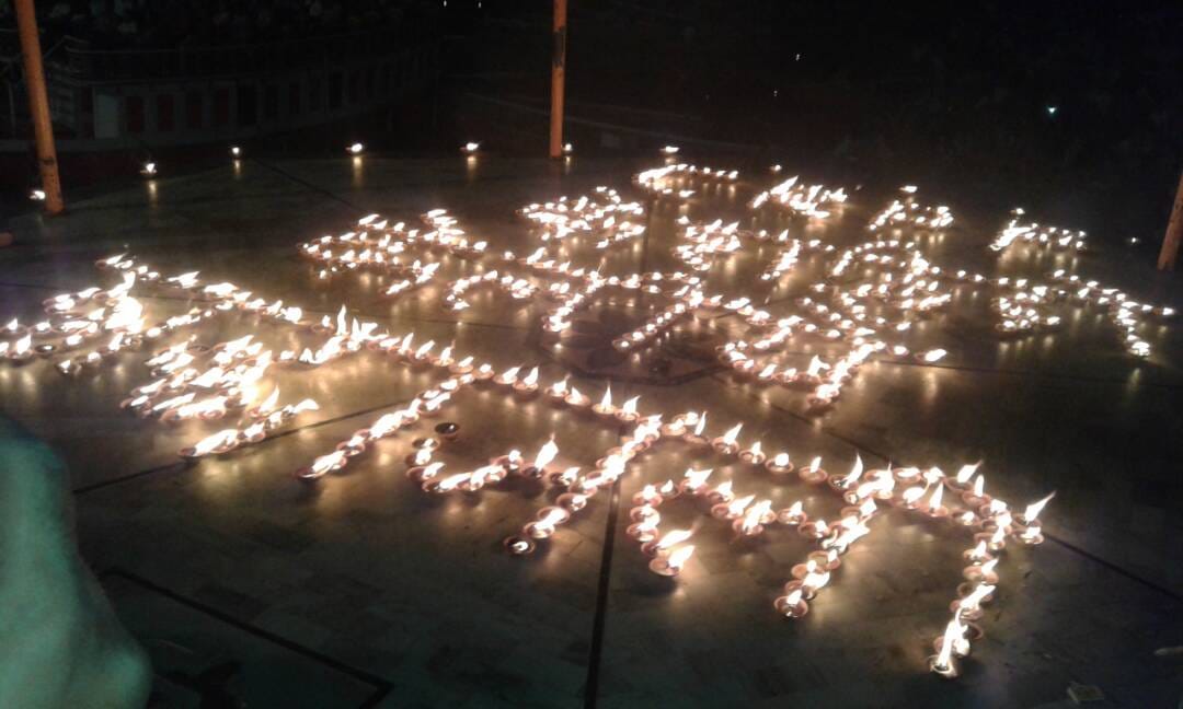 a tribute for Martyrs crpf man in varanasi who encounter with naxalite