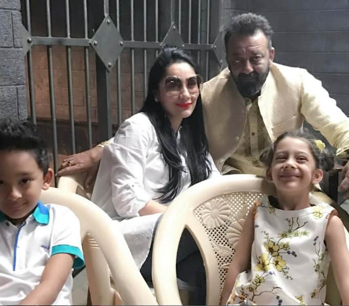 maanyata dutt with children Iqra & Shahraan surprised her husband sanjay dutt  on the set of bhoomi