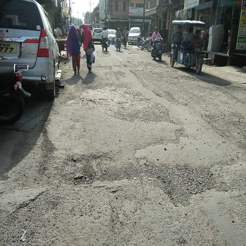 DM Vandana Chauhan gave instructions to PWD to start work of improvement of Haidakhan road in haldwani