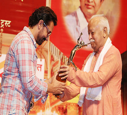 Aamir Khan attends award function after 16 years, 16 twists about his career
