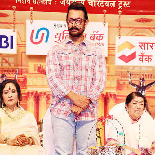 After 16 years, Aamir Khan accepts his first Master Dinanath Mangeshkar national award 