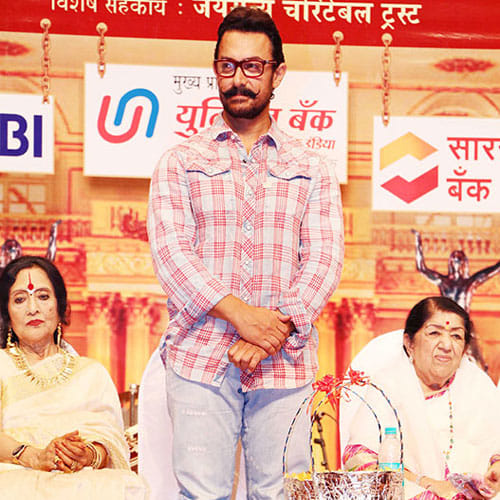After 16 years, Aamir Khan accepts his first Master Dinanath Mangeshkar national award 