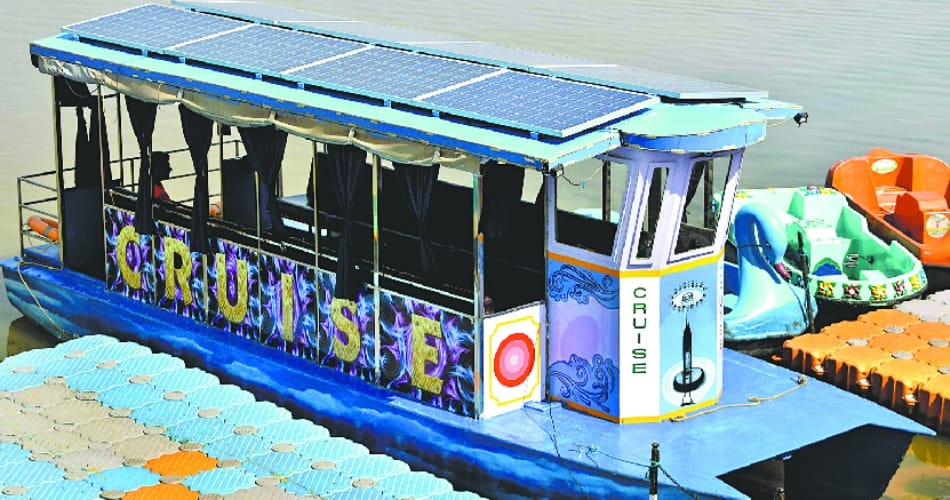 cruise in sukhna lake chandigarh for tourists