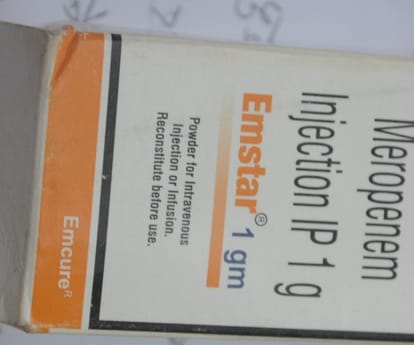 A small girl died in KGMU because of expired injection use.