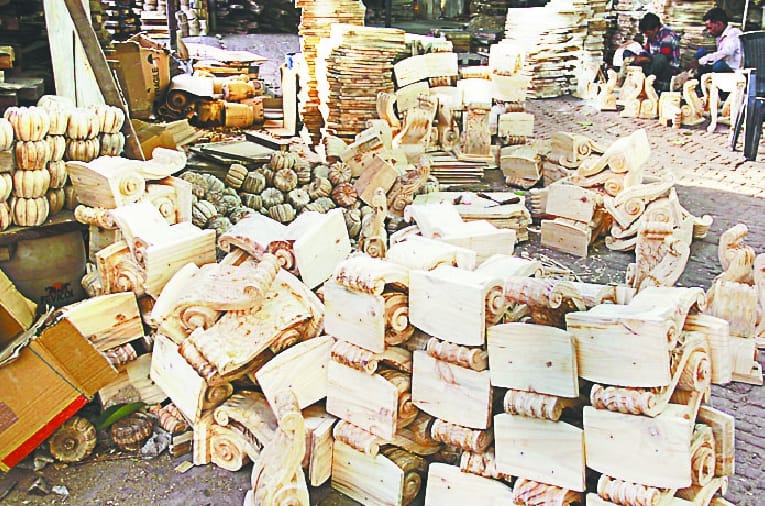 Wood carving industry in crisis due to ban on saw machines