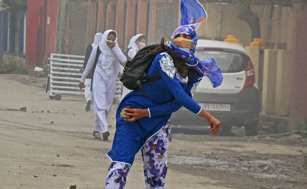 women stone pelters became active for violence 