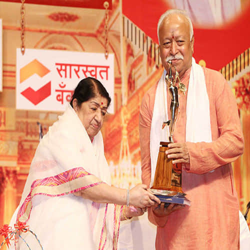 After 16 years, Aamir Khan accepts his first Master Dinanath Mangeshkar national award 