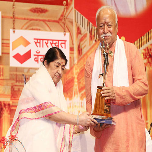 After 16 years, Aamir Khan accepts his first Master Dinanath Mangeshkar national award 
