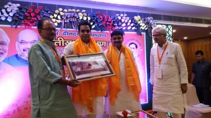 pamkaj sing says that criminals are down in yogi government