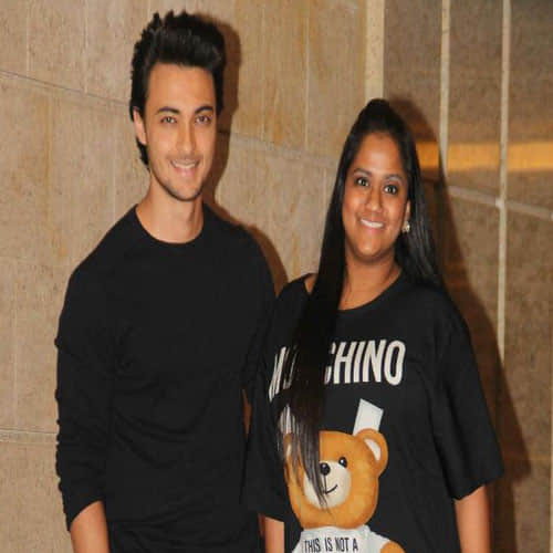 Priyanka Chopra throws a lavish bash at residence