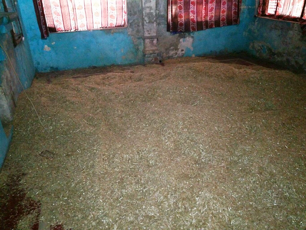 Dabangs filled in the house of the villager, the locked lock