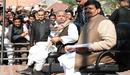 akhilesh yadav bursts on journalist