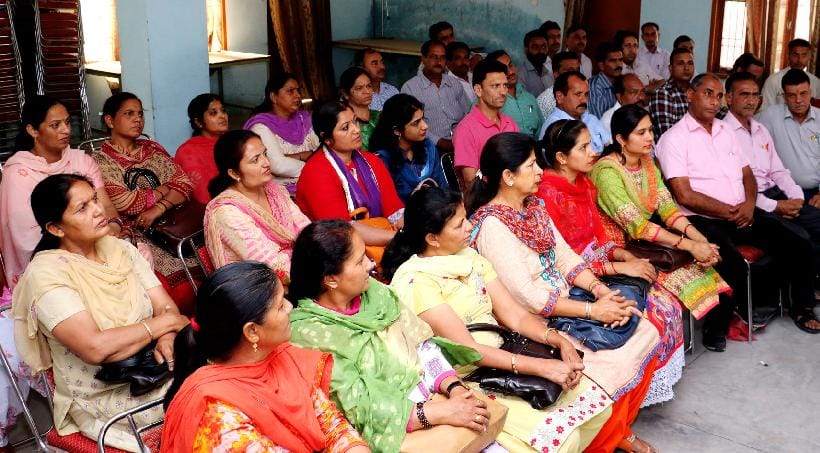 teachers are angry n UNA on new pension scheme 