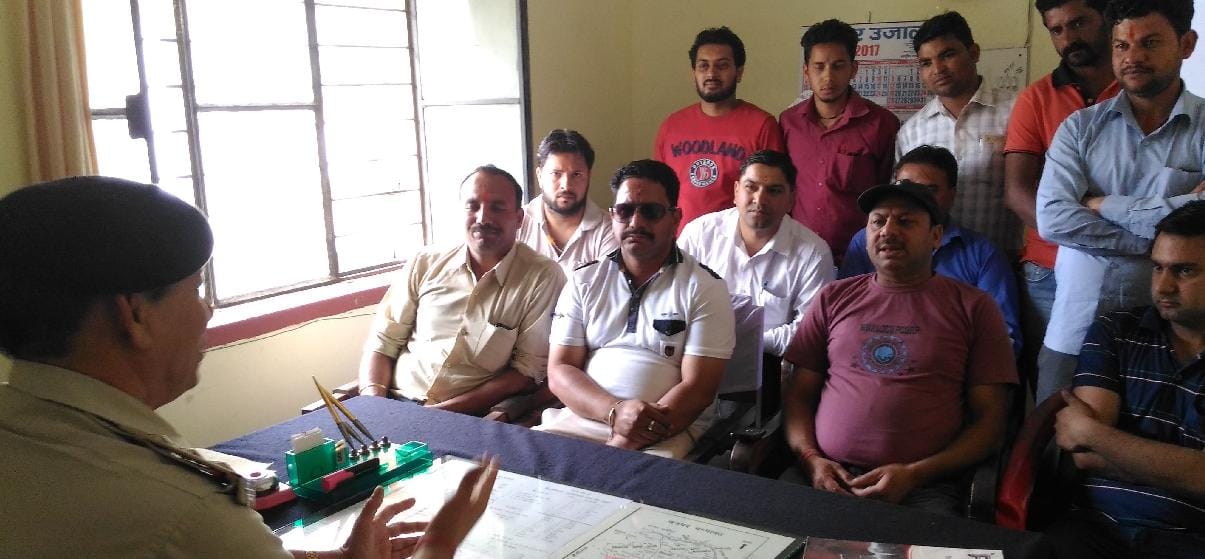 The cost of expensive phones made the thieves to two minors