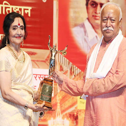 After 16 years, Aamir Khan accepts his first Master Dinanath Mangeshkar national award 
