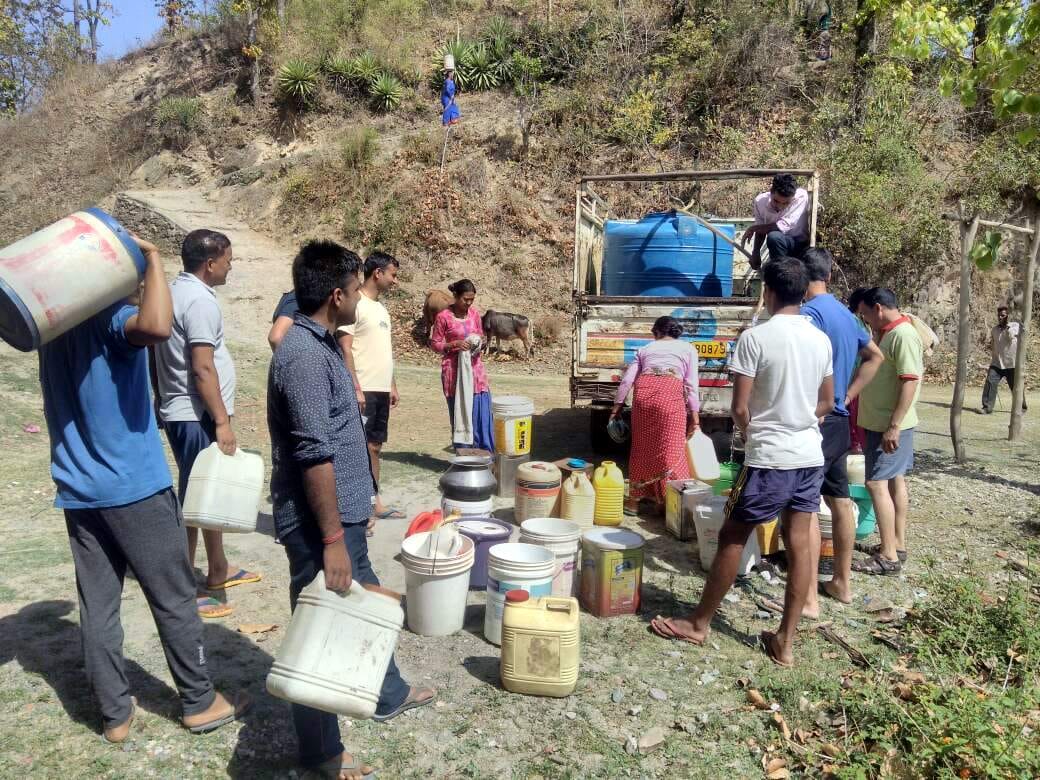 Water tanker reached in Panchur, village of CM Yogi