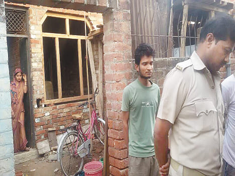Theft of lakhs of businessman's house