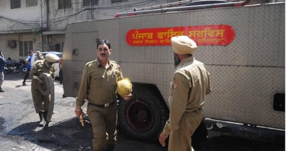 fire in facotory three died in incident