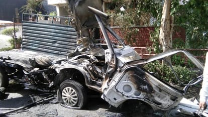 A gas filled with gas cylinders, fierce fire, colony people fear