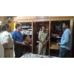 bricks businessman house to theft in day