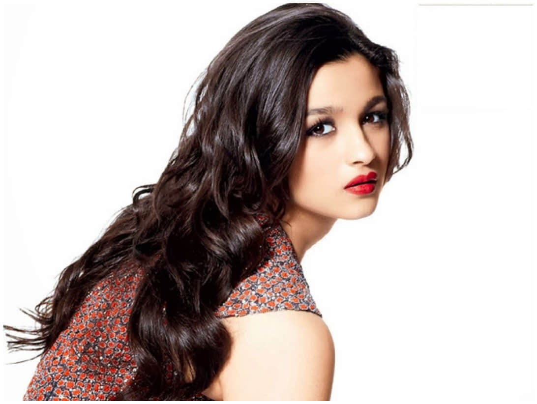 alia bhatt honoured with the best actress award in iifa 2017 for udta punjab